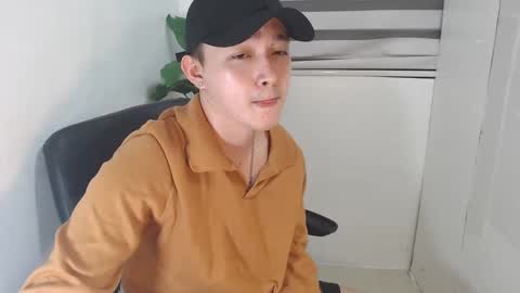 cute_enzo24 online show from December 4, 2024, 5:49 am