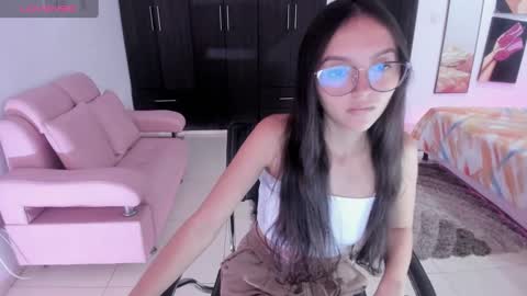 Snapshot of cute_fox_1 chatting on September 9, 2025, 1:43 pm Bella Fox online show from September 9, 2025, 1:43 pm