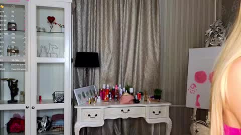 Anne online show from October 10, 2025, 7:40 am