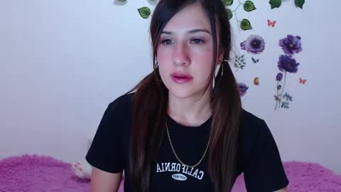 Isabella online show from April 22, 2026, 11:17 pm