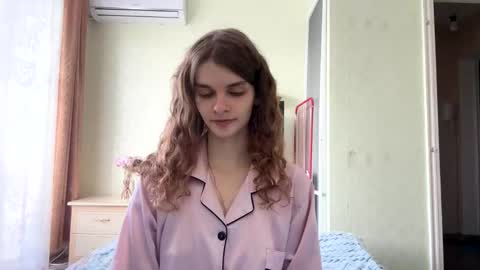 cute_kitte online show from October 23, 2025, 10:14 am