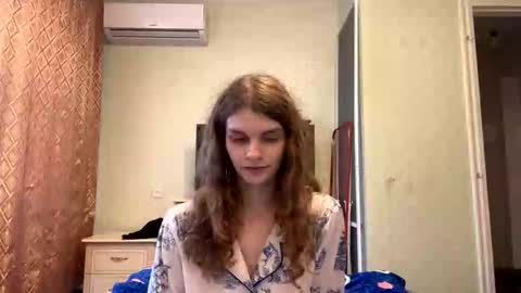cute_kitte online show from November 13, 2025, 1:32 pm