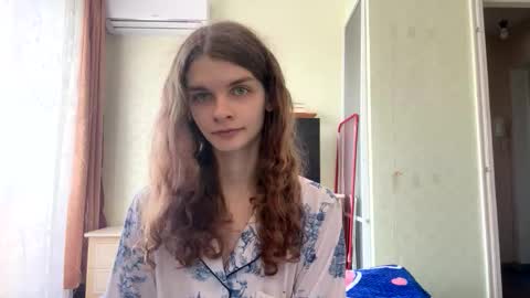 cute_kitte online show from November 14, 2025, 8:57 am