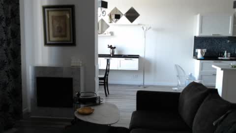 Lilia online show from May 15, 2026, 12:01 pm