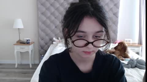 Lilia online show from May 25, 2026, 9:26 am