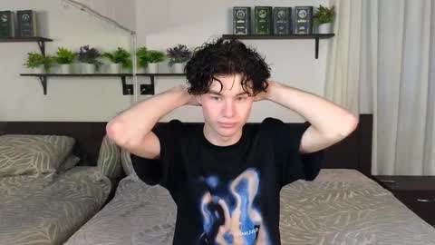 Snapshot of cute_mikex chatting on February 14, 2026, 1:35 am Mike online show from February 14, 2026, 1:35 am