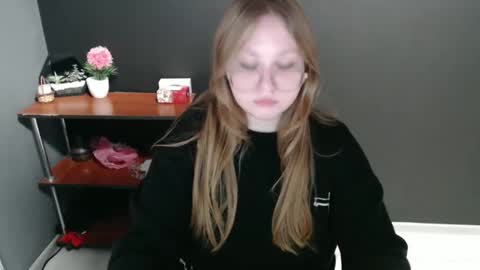 Veronica online show from December 9, 2024, 7:50 am