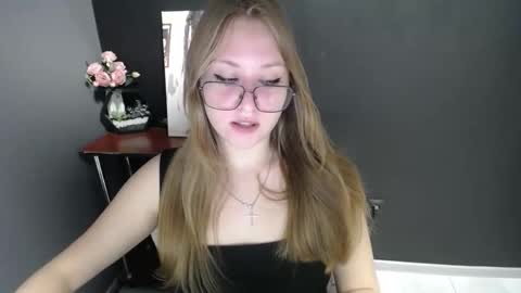 Veronica online show from October 17, 2025, 8:06 am