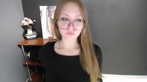 Veronica online show from October 27, 2025, 11:47 am