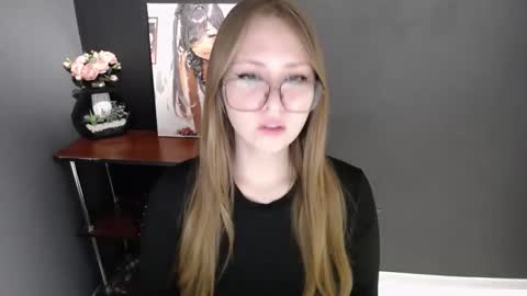 Veronica online show from December 16, 2025, 7:13 am