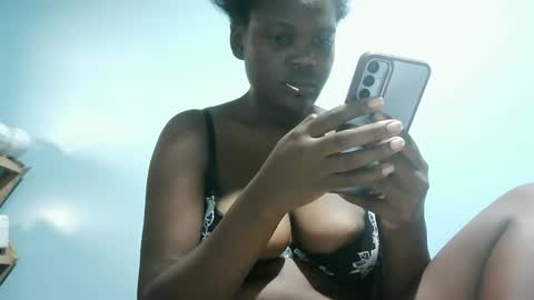 Snapshot of cute_roxie chatting on January 26, 2025, 12:43 pm cute_roxie online show from January 26, 2025, 12:43 pm