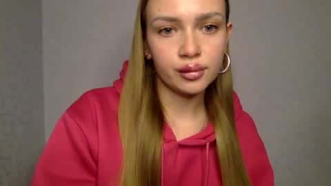 Snapshot of cute_shy06 chatting on December 3, 2025, 5:55 pm cute_shy06 online show from December 3, 2025, 5:55 pm