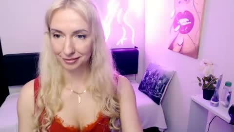 cute_smile_shy online show from June 9, 2026, 9:04 pm