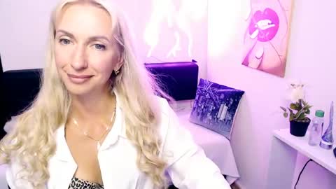 cute_smile_shy online show from July 24, 2026, 10:30 pm