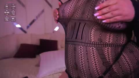 Amber online show from November 22, 2025, 1:37 am