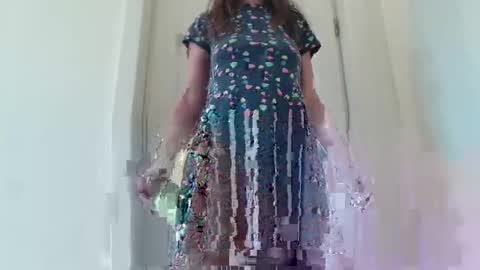 Snapshot of cuteangelx chatting on October 21, 2025, 9:21 am Anne-Marie  online show from October 21, 2025, 9:21 am