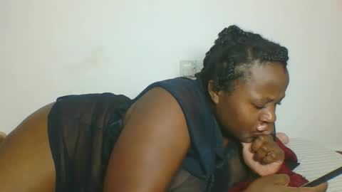 AURELIA online show from September 15, 2025, 5:46 pm