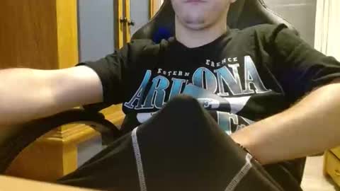 Cuteboy090 online show from May 18, 2026, 1:39 pm