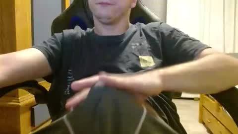 Cuteboy090 online show from May 28, 2026, 8:39 pm