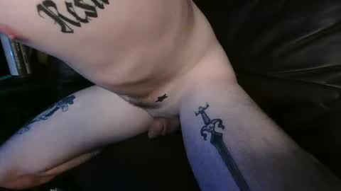 Snapshot of cutecouple033 chatting on September 13, 2025, 3:50 am cutecouple online show from September 13, 2025, 3:50 am