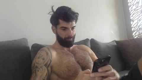 cuteeboy online show from January 18, 2026, 10:19 am