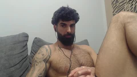 Snapshot of cuteeboy chatting on February 13, 2026, 8:27 pm cuteeboy online show from February 13, 2026, 8:27 pm