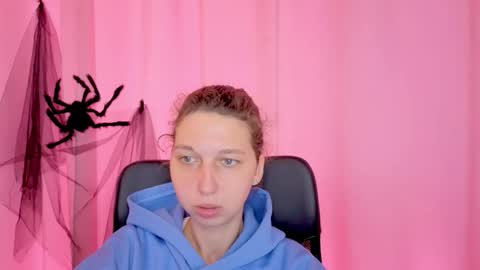 Elli online show from November 11, 2025, 11:10 am