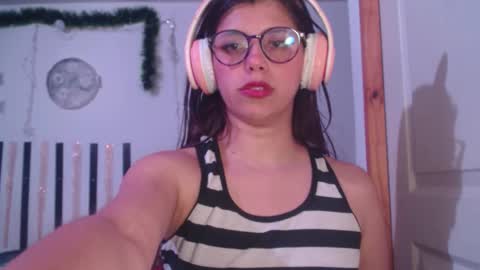 Snapshot of cutehaome chatting on September 18, 2025, 9:22 am haome online show from September 18, 2025, 9:22 am