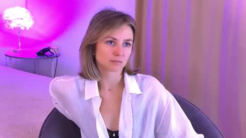 cutemirage online show from October 22, 2025, 2:28 pm