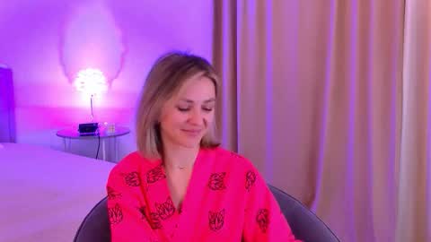 cutemirage online show from November 13, 2025, 2:49 pm