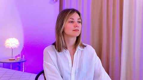 Snapshot of cutemirage chatting on February 7, 2026, 2:43 pm cutemirage online show from February 7, 2026, 2:43 pm