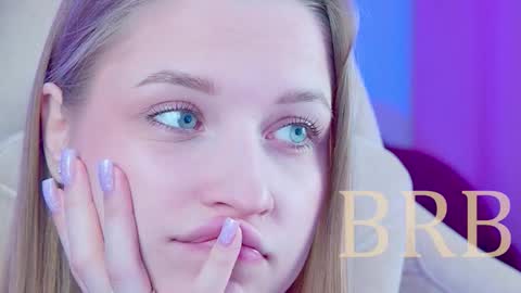 Snapshot of cutemousee chatting on December 1, 2025, 5:01 am Rina online show from December 1, 2025, 5:01 am