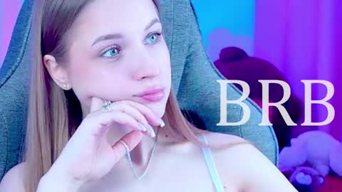 Snapshot of cutemousee chatting on December 14, 2025, 8:09 am Rina online show from December 14, 2025, 8:09 am