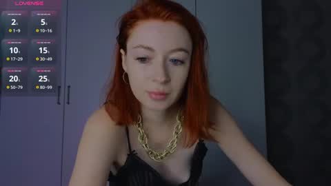 Snapshot of cuteroxyfoxyy chatting on July 8, 2026, 8:41 am Roxy online show from July 8, 2026, 8:41 am