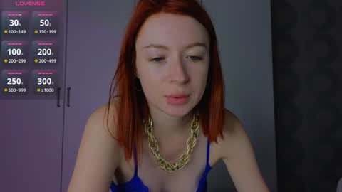 Snapshot of cuteroxyfoxyy chatting on July 21, 2026, 4:09 pm Roxy online show from July 21, 2026, 4:09 pm