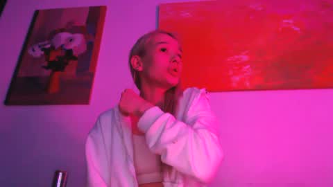 Snapshot of cuteshawty420 chatting on February 15, 2025, 3:31 am cuteshawty420 online show from February 15, 2025, 3:31 am