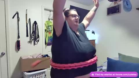 Snapshot of cutetea_time chatting on February 8, 2025, 12:28 am Cutetea online show from February 8, 2025, 12:28 am