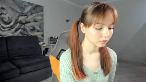 Snapshot of cutetous chatting on September 21, 2025, 12:29 pm Julia online show from September 21, 2025, 12:29 pm