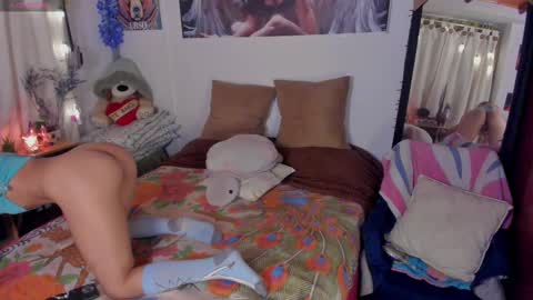 Snapshot of cuteweed420 chatting on October 27, 2025, 3:43 am cuteweed420 online show from October 27, 2025, 3:43 am