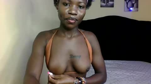 cutey_mara online show from July 6, 2026, 4:53 am