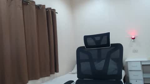 Neil Taylor online show from November 2, 2025, 2:14 am