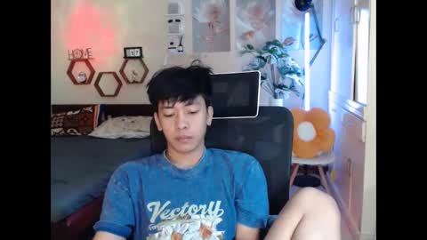 Neil Taylor online show from December 18, 2025, 7:14 am