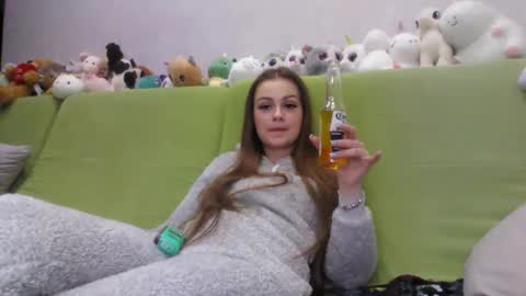 Snapshot of cutie_klo_ chatting on January 17, 2026, 11:08 pm Chloe online show from January 17, 2026, 11:08 pm