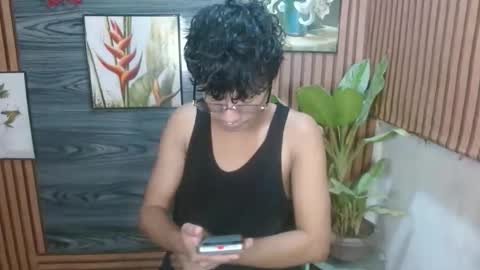 Snapshot of cutie_mico chatting on February 14, 2026, 10:12 am cutie_mico online show from February 14, 2026, 10:12 am