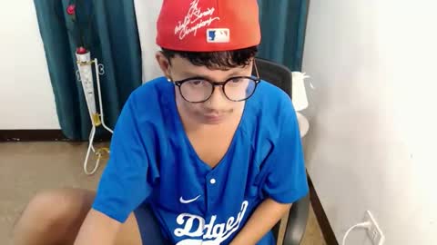 Snapshot of cutie_mico chatting on April 23, 2026, 11:09 am cutie_mico online show from April 23, 2026, 11:09 am