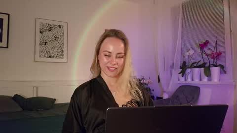 Snapshot of cutie_xoxo_ chatting on April 28, 2026, 9:09 pm cutie_xoxo_ online show from April 28, 2026, 9:09 pm