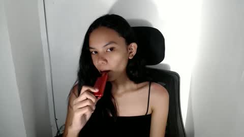 cutiee_lily2 online show from May 24, 2026, 1:21 am