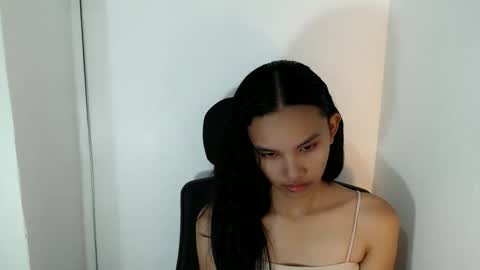 cutiee_lily2 online show from May 28, 2026, 1:25 am