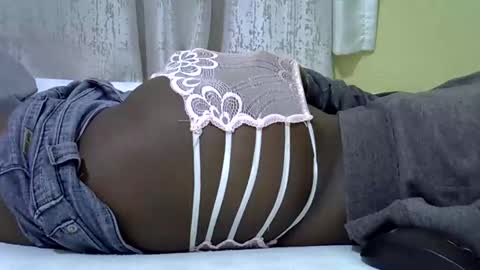 Snapshot of cutiehanish4 chatting on December 18, 2025, 10:43 am cutiehanish4 online show from December 18, 2025, 10:43 am