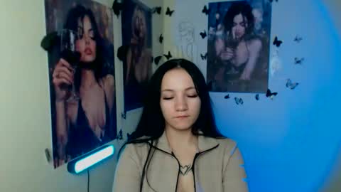 Emma online show from November 11, 2025, 1:22 pm